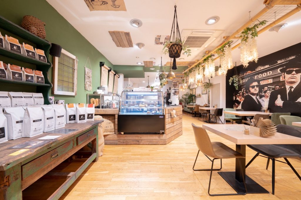 Noas Café – charmantes Indoor-Café mit gemütlicher Atmosphäre